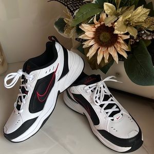 New Nike Air Monarch IV Man size 10.5